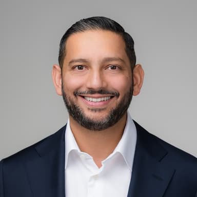 Portrait photo of Mark Thever